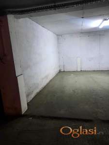 Izdajem garažno mesto - Ćirpanova ulica